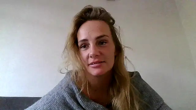 Lisanne30 online show from February 25, 2026, 2:48 pm