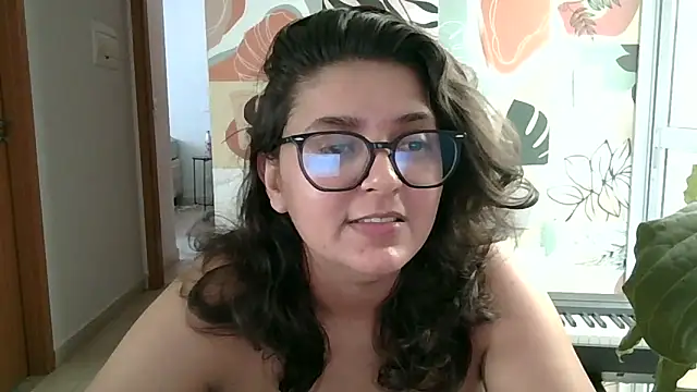 Snapshot of midsize_94 chatting on April 5, 2026, 6:16 pm midsize 94 online show from April 5, 2026, 6:16 pm