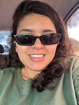 Snapshot of midsize_94 chatting on April 15, 2026, 4:03 pm midsize 94 online show from April 15, 2026, 4:03 pm