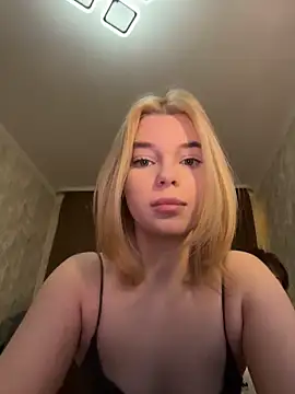 Snapshot of grl4u chatting on March 4, 2026, 6:14 pm grl4u online show from March 4, 2026, 6:14 pm