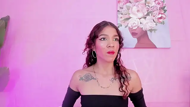 Snapshot of evelyn__rose1 chatting on March 11, 2026, 5:30 pm evelyn rose1 online show from March 11, 2026, 5:30 pm