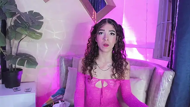 Snapshot of evelyn__rose1 chatting on April 10, 2026, 5:01 am evelyn rose1 online show from April 10, 2026, 5:01 am