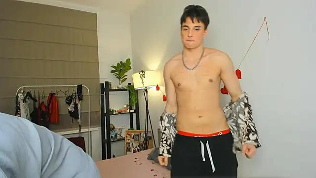 Snapshot of SilverFeral chatting on March 7, 2026, 9:01 pm SilverFeral online show from March 7, 2026, 9:01 pm