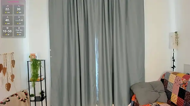 Snapshot of SilverFeral chatting on March 17, 2026, 5:33 am SilverFeral online show from March 17, 2026, 5:33 am