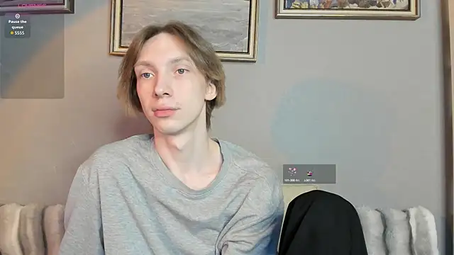 Snapshot of SilverFeral chatting on April 4, 2026, 6:11 am SilverFeral online show from April 4, 2026, 6:11 am