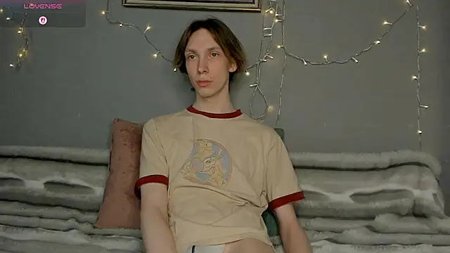 Snapshot of SilverFeral chatting on April 11, 2026, 6:18 am SilverFeral online show from April 11, 2026, 6:18 am