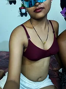 Snapshot of Sweet_Cpl_ chatting on April 18, 2026, 11:58 am Sweet Cpl online show from April 18, 2026, 11:58 am