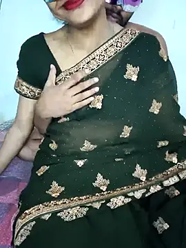 Snapshot of Sweet_Cpl_ chatting on April 27, 2026, 1:36 am Sweet Cpl online show from April 27, 2026, 1:36 am