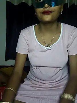 Snapshot of Sweet_Cpl_ chatting on May 24, 2026, 3:28 pm Sweet Cpl online show from May 24, 2026, 3:28 pm