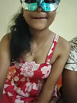 Snapshot of Sweet_Cpl_ chatting on July 8, 2026, 8:08 am Sweet Cpl online show from July 8, 2026, 8:08 am