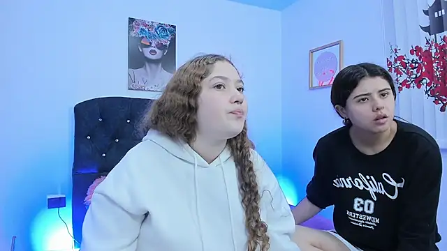 valeria and zoe online show from March 11, 2026, 2:34 pm