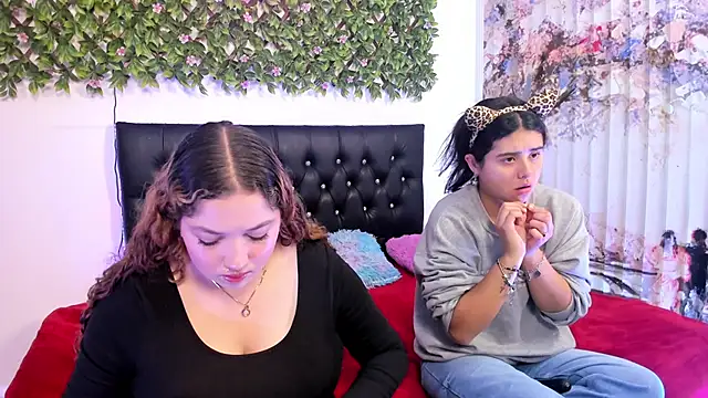 valeria and zoe online show from May 21, 2026, 2:02 pm
