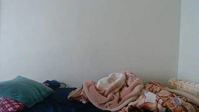 Snapshot of Freakycandy02 chatting on March 21, 2026, 8:19 am Freakycandy02 online show from March 21, 2026, 8:19 am