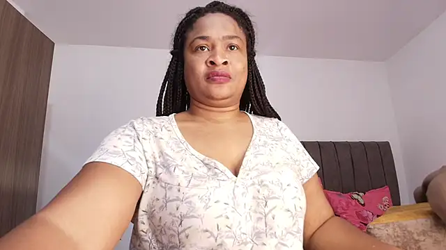 luxy benet online show from April 29, 2026, 9:21 pm