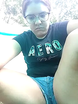 Snapshot of single_kitten chatting on March 4, 2026, 12:11 pm single kitten online show from March 4, 2026, 12:11 pm