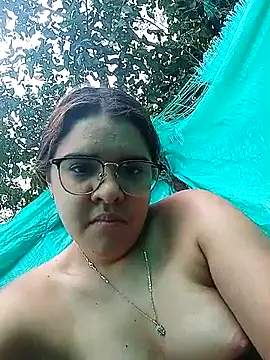 Snapshot of single_kitten chatting on March 5, 2026, 12:23 pm single kitten online show from March 5, 2026, 12:23 pm