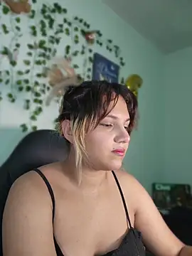 aurora bela online show from April 24, 2026, 12:02 am