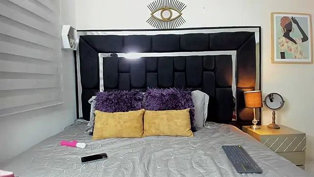 Tiana moon online show from April 26, 2026, 1:58 am