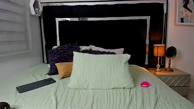 Tiana moon online show from May 15, 2026, 11:23 pm