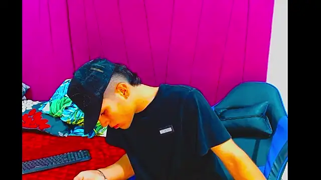 Snapshot of pipe_hot04 chatting on March 19, 2026, 3:10 am pipe hot04 online show from March 19, 2026, 3:10 am