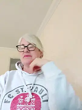 FlirtyFleur-x online show from March 31, 2026, 10:04 am