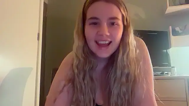 lovergirlyxo online show from February 26, 2026, 1:26 am