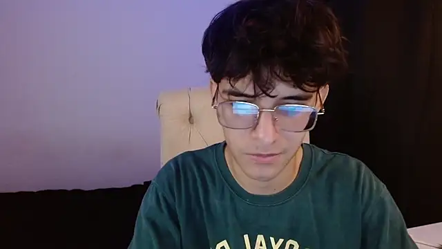 Snapshot of noah_millerx chatting on August 5, 2026, 10:44 pm noah millerx online show from August 5, 2026, 10:44 pm
