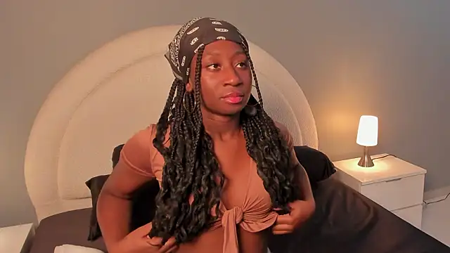 zoepinkett online show from March 21, 2026, 3:22 am