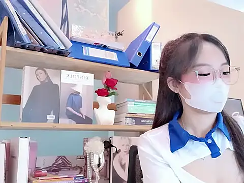 RG Lenalyy online show from May 19, 2026, 8:42 am