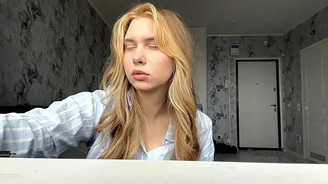 Snapshot of ShariLappas chatting on March 5, 2026, 12:12 pm ShariLappas online show from March 5, 2026, 12:12 pm