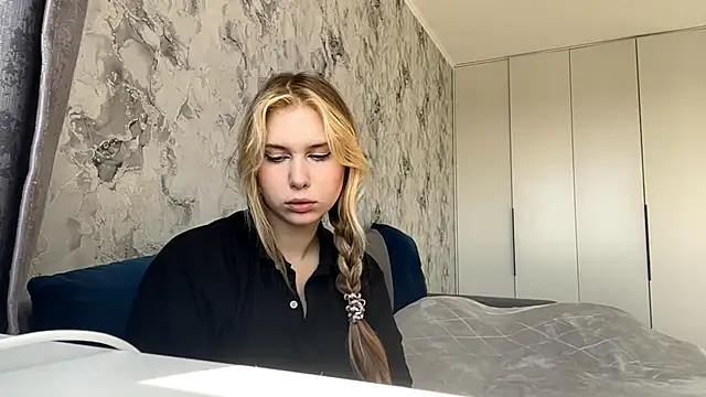 Snapshot of ShariLappas chatting on March 6, 2026, 12:12 pm ShariLappas online show from March 6, 2026, 12:12 pm