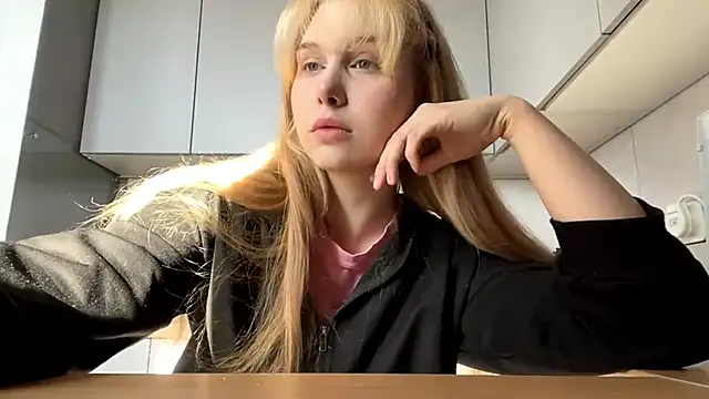 Snapshot of ShariLappas chatting on March 7, 2026, 12:02 pm ShariLappas online show from March 7, 2026, 12:02 pm