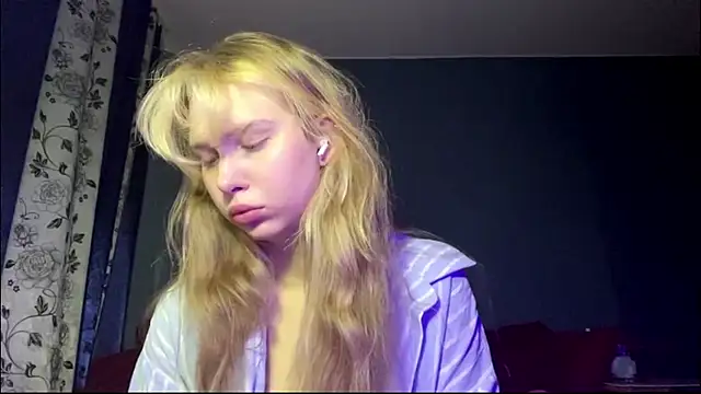 Snapshot of ShariLappas chatting on April 12, 2026, 8:19 am ShariLappas online show from April 12, 2026, 8:19 am