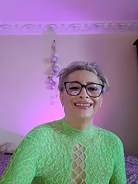 LunaBlaise online show from May 6, 2026, 7:24 am