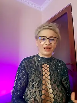 LunaBlaise online show from May 16, 2026, 10:36 am