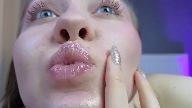 Cute Auggie8 online show from April 11, 2026, 9:57 am