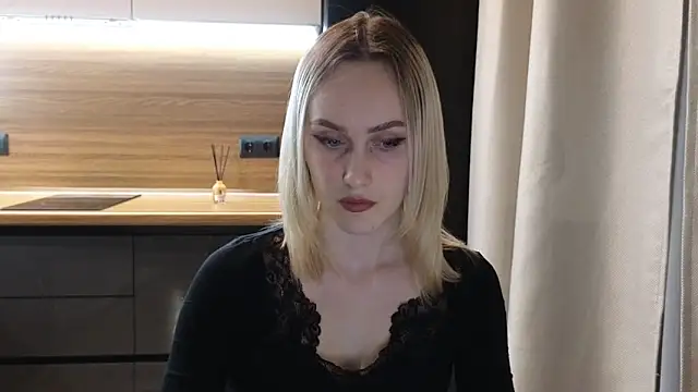 Snapshot of Bella_Villen chatting on April 4, 2026, 4:59 pm Bella Villen online show from April 4, 2026, 4:59 pm