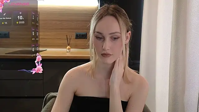 Snapshot of Bella_Villen chatting on April 5, 2026, 10:12 am Bella Villen online show from April 5, 2026, 10:12 am