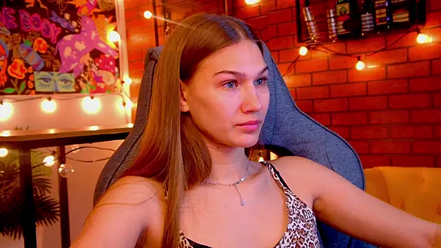 Sweet Emilya online show from May 11, 2026, 5:46 am