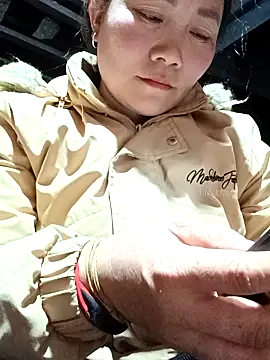 Snapshot of Lindxx-hot chatting on March 4, 2026, 12:44 pm Lindxx-hot online show from March 4, 2026, 12:44 pm