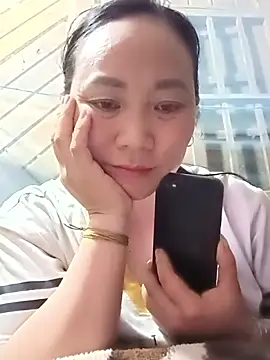 Snapshot of Lindxx-hot chatting on April 2, 2026, 1:53 pm Lindxx-hot online show from April 2, 2026, 1:53 pm