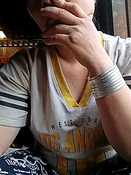 Snapshot of Lindxx-hot chatting on April 8, 2026, 2:22 am Lindxx-hot online show from April 8, 2026, 2:22 am