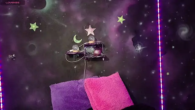 ValentinaRojass  online show from April 25, 2026, 4:15 pm