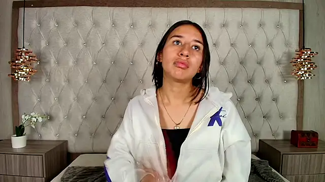LilyRossi  online show from May 22, 2026, 1:50 pm