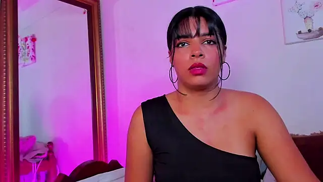 Arianna Moore online show from July 7, 2026, 9:19 pm