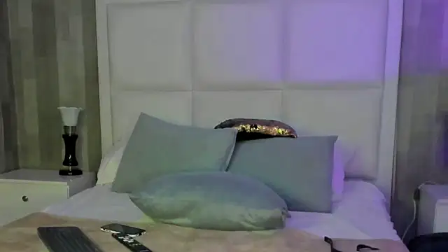 CaliferAndAurora online show from March 11, 2026, 4:24 pm