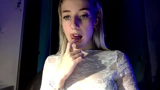 EmmyWet online show from March 25, 2026, 8:37 pm