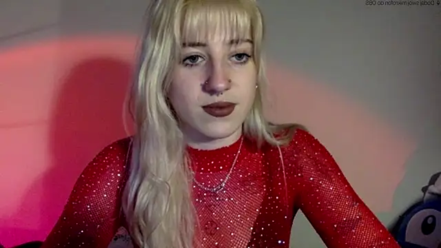 Snapshot of EmmyWet chatting on May 25, 2026, 5:19 pm EmmyWet online show from May 25, 2026, 5:19 pm
