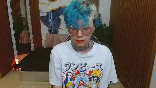 Lyra tay online show from April 14, 2026, 8:26 pm