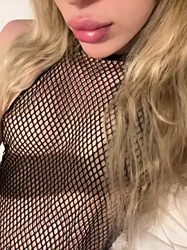 Snapshot of Sarisinpanterr chatting on March 19, 2026, 4:55 pm Sarisinpanterr online show from March 19, 2026, 4:55 pm